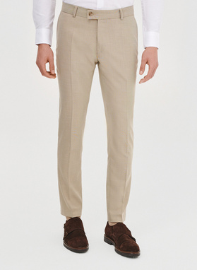 Beżowy garnitur męski