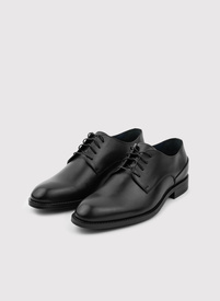 Czarne skórzane buty derby