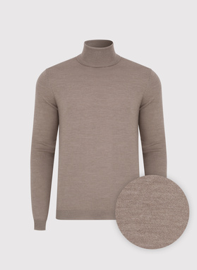 Męski golf w kolorze beżowym