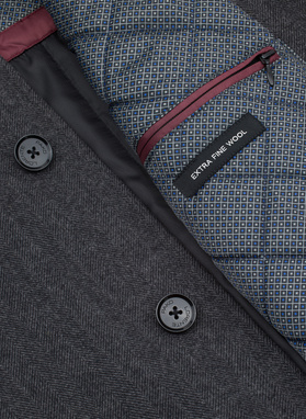 Szary płaszcz zapinany na guziki