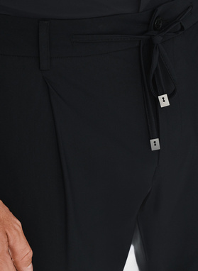 Spodnie garniturowe w kolorze czarnym