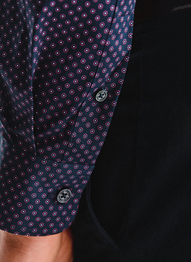 Granatowa koszula w kwiaty