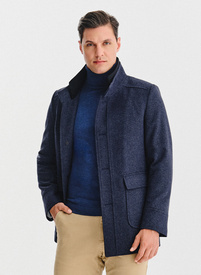 Granatowy płaszcz męski