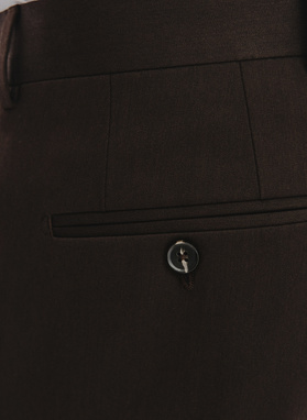 Ciemnobrązowy garnitur męski