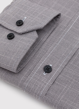 Brązowa koszula w drobną kratę