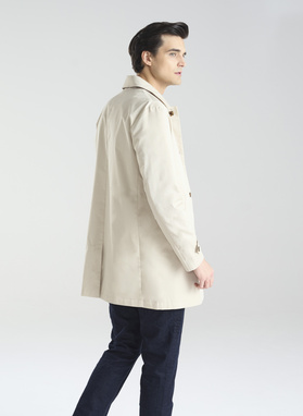 Beżowy wiosenny płaszcz męski