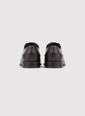 Brązowe skórzane buty derby