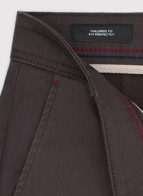 Brązowe spodnie chino z bawełną