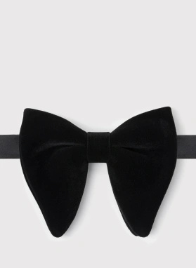 Ślubny smoking męski z szalowym kołnierzem