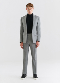 Szary garnitur męski w delikatną kratę