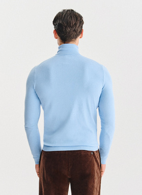 Jasnoniebieski gładki golf męski