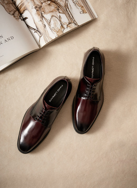 Eleganckie obuwie męskie w kolorze bordowym