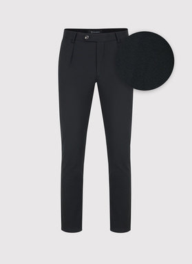 Czarne spodnie z zaszewkami