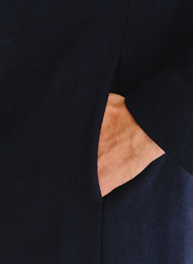 Granatowy wełniany płaszcz ze stójką