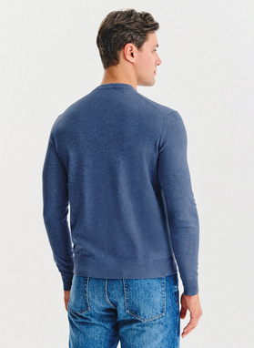 Niebieski sweter męski