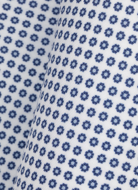 Biała poszetka w mikrowzór