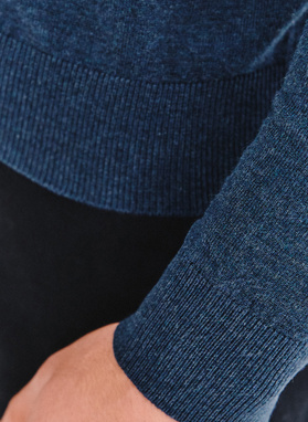 Ciemnoniebieski sweter męski