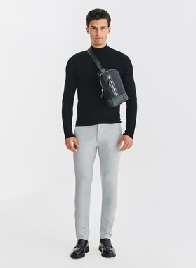 Czarna torba saszetka na ramię