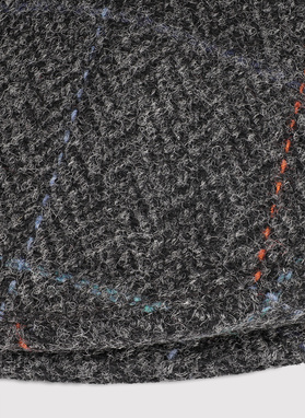 Kaszkiet męski w subtelną kratę