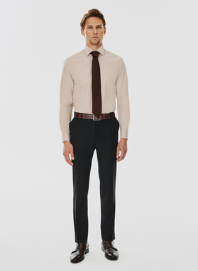 Dwuczęściowy czarny garnitur męski