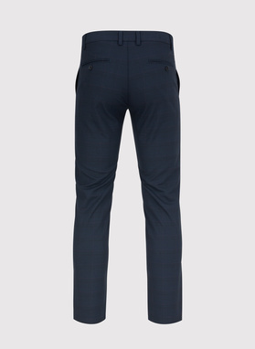 Męskie spodnie w kolorze granatowym w kratę