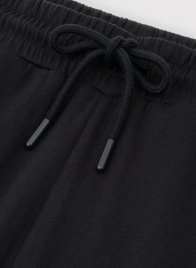 Czarne szorty dresowe