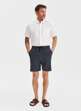 Granatowe spodenki męskie w prążek z lnem