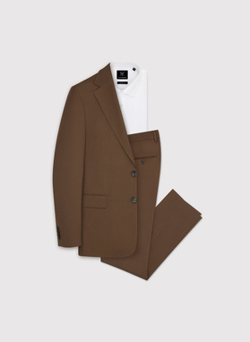Gładki brązowy garnitur męski