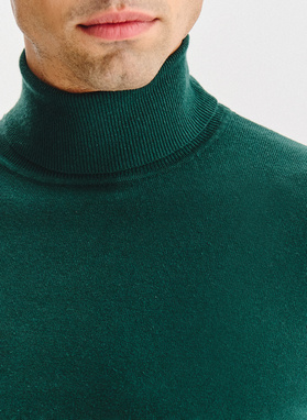 Ciemnozielony gładki golf męski