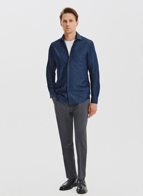 Granatowa koszula jeansowa