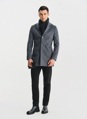 Szary płaszcz z wełną