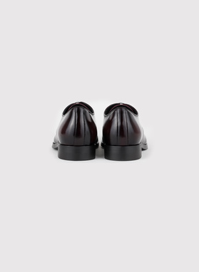 Eleganckie obuwie męskie w kolorze bordowym