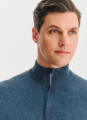 Granatowy sweter z rozpinaną stójką