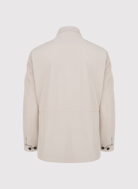 Wiosenna kurtka w kolorze beżowym