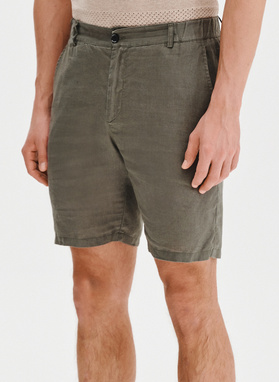 Lniane szorty męskie w kolorze zielonym