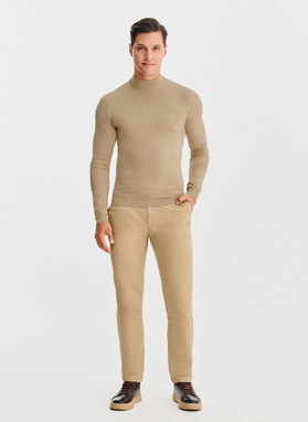 Półgolf męski w beżowym kolorze