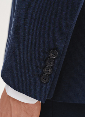 Granatowy garnitur męski z lnem