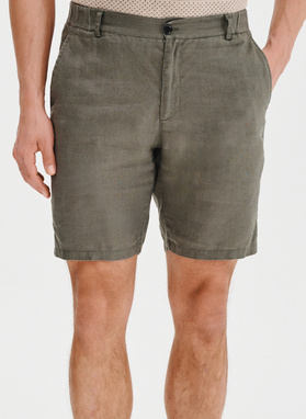 Lniane szorty męskie w kolorze zielonym