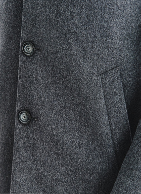 Szary płaszcz z wełną