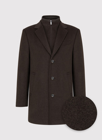 Brązowy płaszcz męski z odpinaną stójką