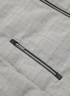 Szara kurtka w kratę z odpinanym kapturem