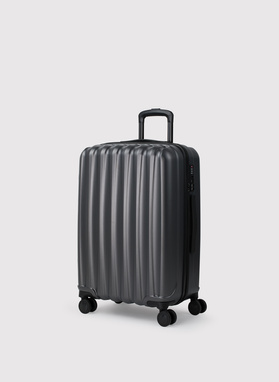 Średnia ciemnoszara walizka ze żłobieniami