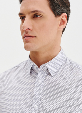 Biała koszula męska w mikrowzór