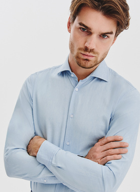 Jasnoniebieska koszula jeansowa