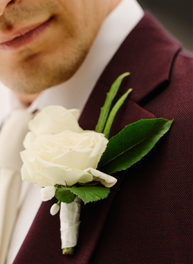 Ślubny bordowy garnitur męski