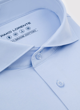 Jasnoniebieska koszula z dzianiny