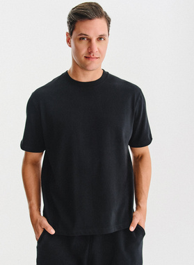 Czarny t-shirt oversize