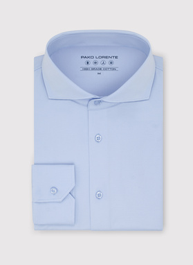 Jasnoniebieska koszula z dzianiny