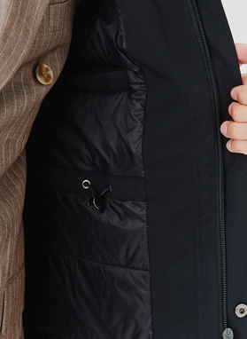 Granatowa kurtka męska o prostym kroju