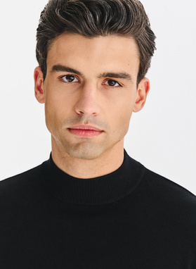 Czarny półgolf męski